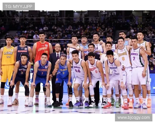2012CBA全明星赛群星闪耀对阵南北方队伍激烈交锋 2012CBA全明星赛群星闪耀对阵南北方队伍激烈交锋